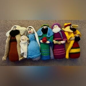 Handmade Knitted Nativity Set ~ Ensemble 1